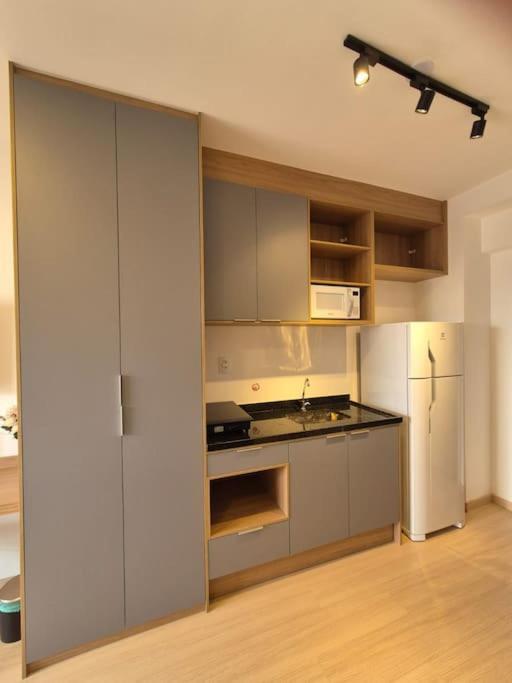 Novo Consolacao ,450 M Da Av Paulista Apartamento *
